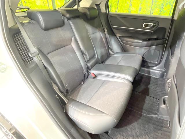 ヴェゼル ｅ：ＨＥＶ　Ｚ　純正９型ナビ　バックカメラ　衝突被害軽減システム　禁煙車　電動リアゲート　ハーフレザーシート　コーナーセンサー　ＬＥＤヘッド　ビルトインＥＴＣ　純正１８インチアルミ　車線逸脱警報　オートライト（9枚目）