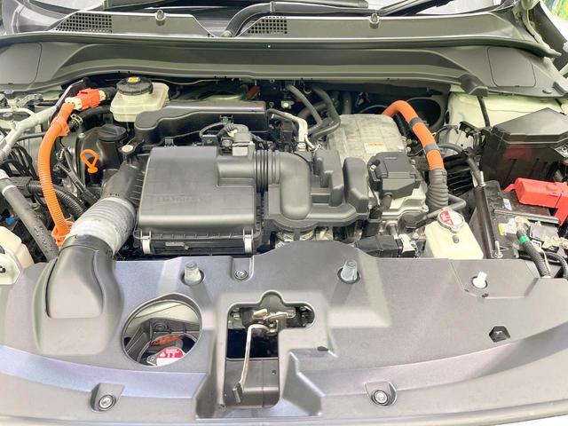 ヴェゼル ｅ：ＨＥＶ　Ｚ　純正９型ナビ　バックカメラ　衝突被害軽減システム　禁煙車　電動リアゲート　ハーフレザーシート　コーナーセンサー　ＬＥＤヘッド　ビルトインＥＴＣ　純正１８インチアルミ　車線逸脱警報　オートライト（18枚目）