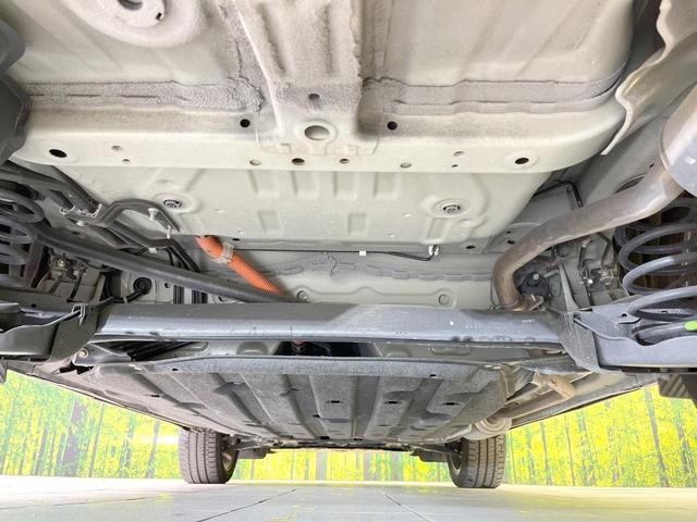 ヴェゼル ｅ：ＨＥＶ　Ｚ　純正９型ナビ　バックカメラ　衝突被害軽減システム　禁煙車　電動リアゲート　ハーフレザーシート　コーナーセンサー　ＬＥＤヘッド　ビルトインＥＴＣ　純正１８インチアルミ　車線逸脱警報　オートライト（19枚目）