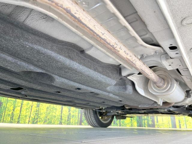 ヴェゼル ｅ：ＨＥＶ　Ｚ　純正９型ナビ　バックカメラ　衝突被害軽減システム　禁煙車　電動リアゲート　ハーフレザーシート　コーナーセンサー　ＬＥＤヘッド　ビルトインＥＴＣ　純正１８インチアルミ　車線逸脱警報　オートライト（33枚目）