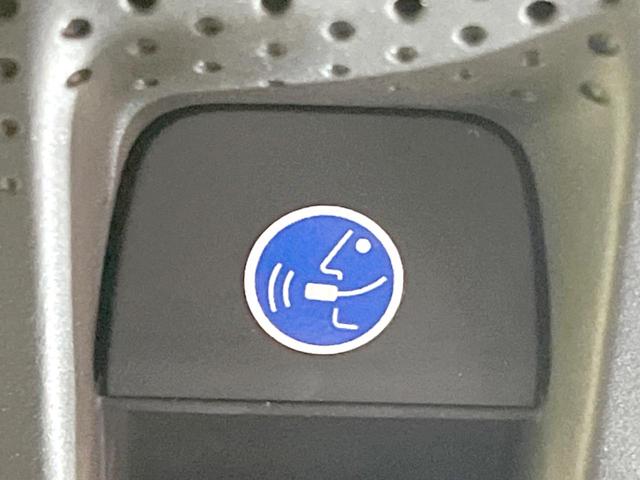 ヴェゼル ｅ：ＨＥＶ　Ｚ　純正９型ナビ　バックカメラ　衝突被害軽減システム　禁煙車　電動リアゲート　ハーフレザーシート　コーナーセンサー　ＬＥＤヘッド　ビルトインＥＴＣ　純正１８インチアルミ　車線逸脱警報　オートライト（42枚目）