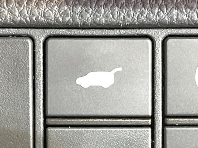 ヴェゼル ｅ：ＨＥＶ　Ｚ　純正９型ナビ　バックカメラ　衝突被害軽減システム　禁煙車　電動リアゲート　ハーフレザーシート　コーナーセンサー　ＬＥＤヘッド　ビルトインＥＴＣ　純正１８インチアルミ　車線逸脱警報　オートライト（46枚目）