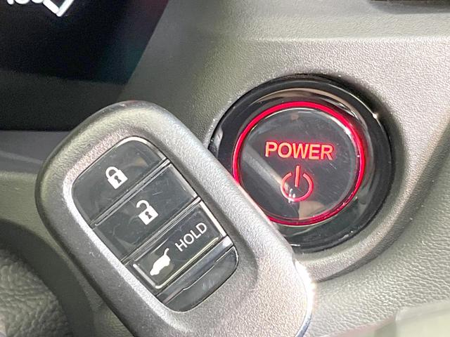 ヴェゼル ｅ：ＨＥＶ　Ｚ　純正９型ナビ　バックカメラ　衝突被害軽減システム　禁煙車　電動リアゲート　ハーフレザーシート　コーナーセンサー　ＬＥＤヘッド　ビルトインＥＴＣ　純正１８インチアルミ　車線逸脱警報　オートライト（51枚目）