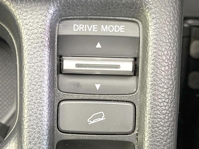 ヴェゼル ｅ：ＨＥＶ　Ｚ　純正９型ナビ　バックカメラ　衝突被害軽減システム　禁煙車　電動リアゲート　ハーフレザーシート　コーナーセンサー　ＬＥＤヘッド　ビルトインＥＴＣ　純正１８インチアルミ　車線逸脱警報　オートライト（58枚目）