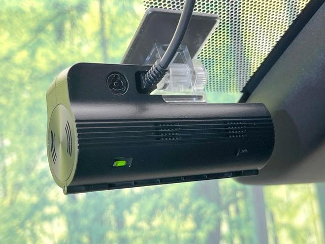 ヤリスクロス Ｚ　全周囲カメラ　衝突被害軽減システム　禁煙車　ハーフレザーシート　パワーシート　ドラレコ　コーナーセンサー　スマートキー　ＬＥＤヘッド　ビルトインＥＴＣ　純正１８インチアルミ　オートハイビーム（6枚目）