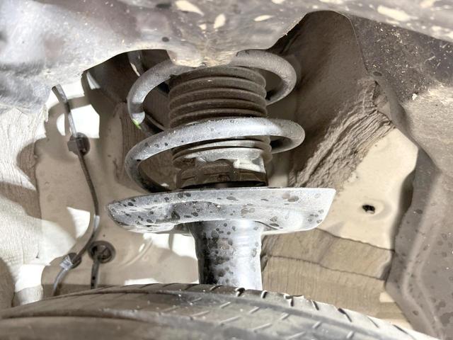 ヤリスクロス Ｚ　全周囲カメラ　衝突被害軽減システム　禁煙車　ハーフレザーシート　パワーシート　ドラレコ　コーナーセンサー　スマートキー　ＬＥＤヘッド　ビルトインＥＴＣ　純正１８インチアルミ　オートハイビーム（20枚目）