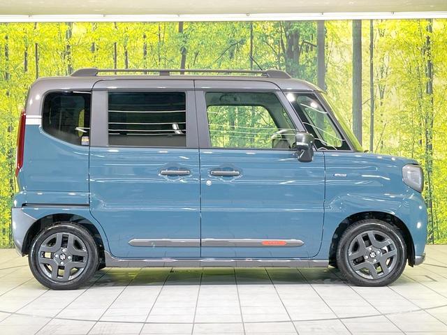 スペーシアギア ハイブリッドＸＺ　ターボ　届出済未使用車　ターボ　両側電動ドア　衝突被害軽減システム　レーダークルーズ　禁煙車　コーナーセンサー　スマートキー　ＬＥＤヘッド　ルーフレール　純正１４インチアルミ　オートハイビーム　車線（9枚目）