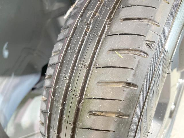 スペーシアギア ハイブリッドＸＺ　ターボ　届出済未使用車　ターボ　両側電動ドア　衝突被害軽減システム　レーダークルーズ　禁煙車　コーナーセンサー　スマートキー　ＬＥＤヘッド　ルーフレール　純正１４インチアルミ　オートハイビーム　車線（10枚目）