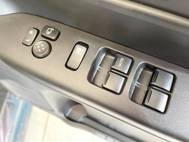 スペーシアギア ハイブリッドＸＺ　ターボ　届出済未使用車　ターボ　両側電動ドア　衝突被害軽減システム　レーダークルーズ　禁煙車　コーナーセンサー　スマートキー　ＬＥＤヘッド　ルーフレール　純正１４インチアルミ　オートハイビーム　車線（22枚目）