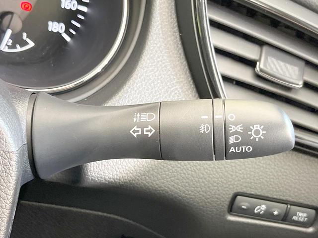 エクストレイル ２０Ｘｉ　４ＷＤ　全周囲カメラ　衝突被害軽減システム　レーダークルーズ　禁煙車　ドラレコ　コーナーセンサー　スマートキー　ＬＥＤヘッド　ＥＴＣ　純正１８インチアルミ　車線逸脱警報　オートライト（49枚目）