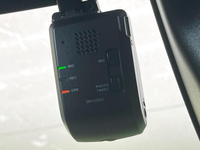 ヴェゼル ｅ：ＨＥＶ　Ｘ　禁煙車　純正９インチナビ　バックモニター　ＥＴＣ　ドライブレコーダー　レーダークルーズコントロール　ＬＥＤヘッド　クリアランスソナー　レーンアシスト　衝突被害軽減システム　オートエアコン　オートライト（6枚目）