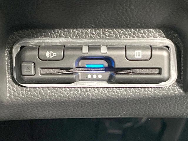 ヴェゼル ｅ：ＨＥＶ　Ｘ　禁煙車　純正９インチナビ　バックモニター　ＥＴＣ　ドライブレコーダー　レーダークルーズコントロール　ＬＥＤヘッド　クリアランスソナー　レーンアシスト　衝突被害軽減システム　オートエアコン　オートライト（7枚目）