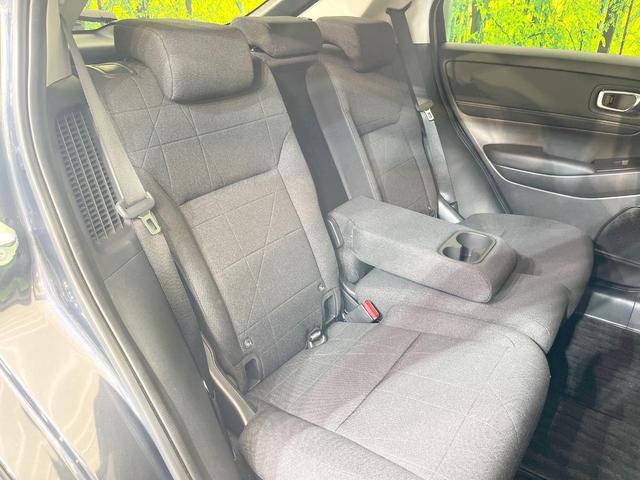 ヴェゼル ｅ：ＨＥＶ　Ｘ　禁煙車　純正９インチナビ　バックモニター　ＥＴＣ　ドライブレコーダー　レーダークルーズコントロール　ＬＥＤヘッド　クリアランスソナー　レーンアシスト　衝突被害軽減システム　オートエアコン　オートライト（9枚目）