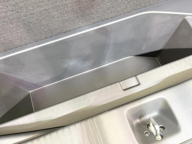 ヴェゼル ｅ：ＨＥＶ　Ｘ　禁煙車　純正９インチナビ　バックモニター　ＥＴＣ　ドライブレコーダー　レーダークルーズコントロール　ＬＥＤヘッド　クリアランスソナー　レーンアシスト　衝突被害軽減システム　オートエアコン　オートライト（37枚目）