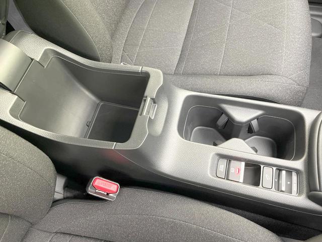 ヴェゼル ｅ：ＨＥＶ　Ｘ　禁煙車　純正９インチナビ　バックモニター　ＥＴＣ　ドライブレコーダー　レーダークルーズコントロール　ＬＥＤヘッド　クリアランスソナー　レーンアシスト　衝突被害軽減システム　オートエアコン　オートライト（53枚目）