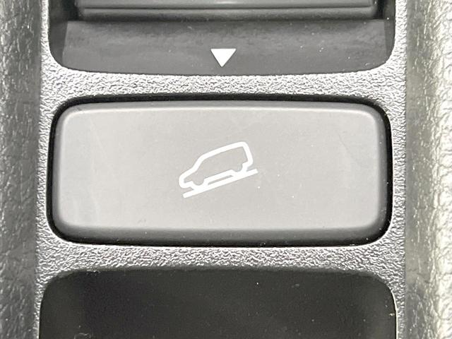 ヴェゼル ｅ：ＨＥＶ　Ｘ　禁煙車　純正９インチナビ　バックモニター　ＥＴＣ　ドライブレコーダー　レーダークルーズコントロール　ＬＥＤヘッド　クリアランスソナー　レーンアシスト　衝突被害軽減システム　オートエアコン　オートライト（55枚目）