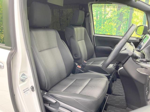 ヴォクシー ＺＳ　煌ＩＩ　禁煙車　両側電動ドア　後席モニター　バックカメラ　衝突被害軽減システム　ドラレコ　コーナーセンサー　スマートキー　ＬＥＤヘッド　ＥＴＣ２．０　クルコン　オートライト　デュアルエアコン（8枚目）