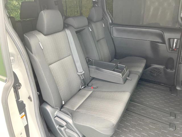 ヴォクシー ＺＳ　煌ＩＩ　禁煙車　両側電動ドア　後席モニター　バックカメラ　衝突被害軽減システム　ドラレコ　コーナーセンサー　スマートキー　ＬＥＤヘッド　ＥＴＣ２．０　クルコン　オートライト　デュアルエアコン（9枚目）