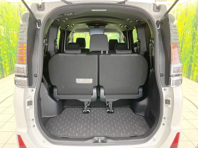 ヴォクシー ＺＳ　煌ＩＩ　禁煙車　両側電動ドア　後席モニター　バックカメラ　衝突被害軽減システム　ドラレコ　コーナーセンサー　スマートキー　ＬＥＤヘッド　ＥＴＣ２．０　クルコン　オートライト　デュアルエアコン（12枚目）