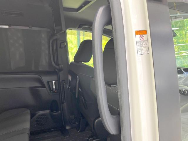 ヴォクシー ＺＳ　煌ＩＩ　禁煙車　両側電動ドア　後席モニター　バックカメラ　衝突被害軽減システム　ドラレコ　コーナーセンサー　スマートキー　ＬＥＤヘッド　ＥＴＣ２．０　クルコン　オートライト　デュアルエアコン（40枚目）