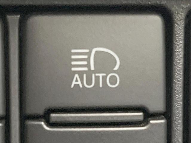 ヴォクシー ＺＳ　煌ＩＩ　禁煙車　両側電動ドア　後席モニター　バックカメラ　衝突被害軽減システム　ドラレコ　コーナーセンサー　スマートキー　ＬＥＤヘッド　ＥＴＣ２．０　クルコン　オートライト　デュアルエアコン（49枚目）