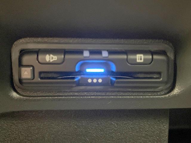 Ｎ－ＢＯＸカスタム ターボ　禁煙車　ターボ　両側電動ドア　バックカメラ　衝突被害軽減システム　ハーフレザーシート　ドラレコ　コーナーセンサー　スマートキー　ＬＥＤヘッド　ビルトインＥＴＣ　純正１５インチアルミ　オートハイビーム（6枚目）