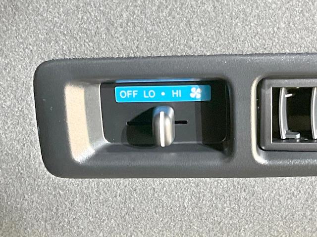 ハイエースバン スーパーＧＬ　ダークプライムＩＩ　禁煙車　ＢＩＧＸ１１型ナビ　全周囲カメラ　両側電動　Ｂｌｕｅｔｏｏｔｈ　ドライブレコーダー　フルセグ　トヨタセーフティーセンス　レーンアシスト　ＥＴＣ　オートハイビーム（38枚目）