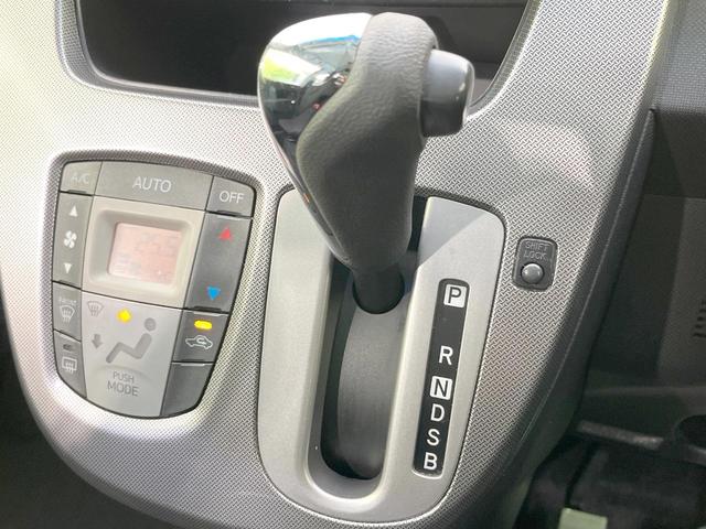 ムーヴ カスタム　ＲＳ　ＳＡ　ターボ　衝突被害軽減システム　禁煙車　スマートキー　ＨＩＤヘッド　ＥＴＣ　純正１５インチアルミ　オートライト　オートエアコン　ＣＤ（20枚目）