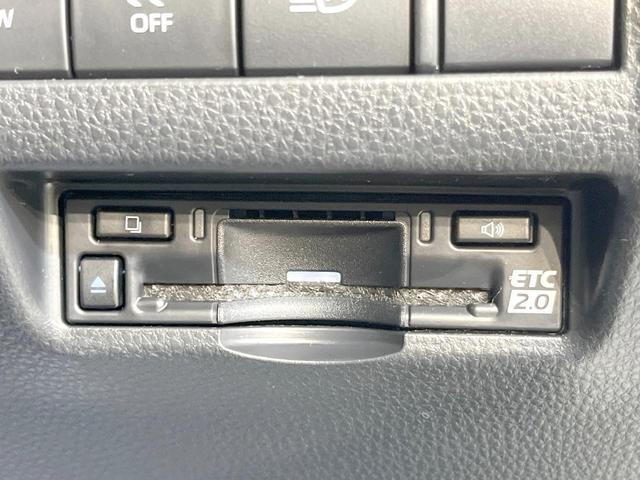 ハリアーハイブリッド Ｚ　禁煙車　全周囲カメラ　衝突被害軽減システム　電動リアゲート　ハーフレザーシート　パワーシート　コーナーセンサー　スマートキー　ＬＥＤヘッド　ＥＴＣ２．０　純正１９インチアルミ　オートハイビーム（4枚目）