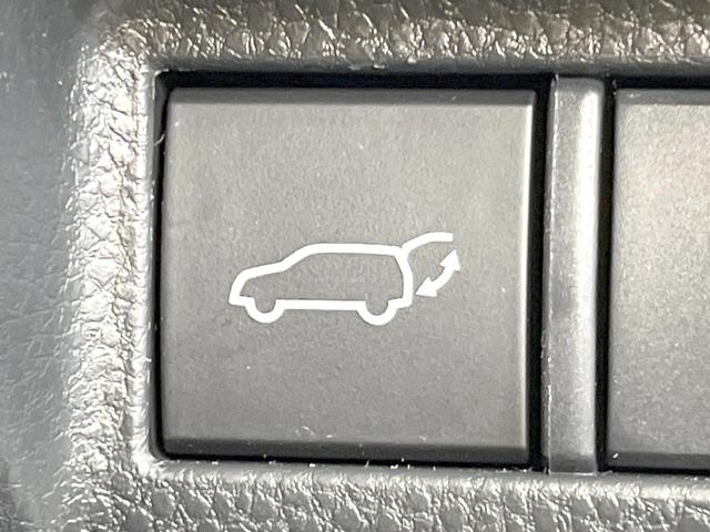 ハリアーハイブリッド Ｚ　禁煙車　全周囲カメラ　衝突被害軽減システム　電動リアゲート　ハーフレザーシート　パワーシート　コーナーセンサー　スマートキー　ＬＥＤヘッド　ＥＴＣ２．０　純正１９インチアルミ　オートハイビーム（7枚目）