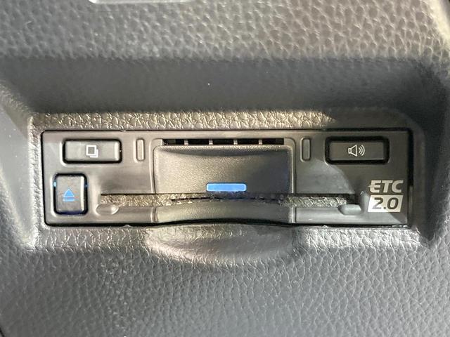 ヴォクシー ハイブリッドＳ－Ｚ　両側電動ドア　バックカメラ　衝突被害軽減システム　レーダークルーズ　禁煙車　ハーフレザーシート　コーナーセンサー　スマートキー　ＥＴＣ２．０　純正１７インチアルミ　オートハイビーム（6枚目）