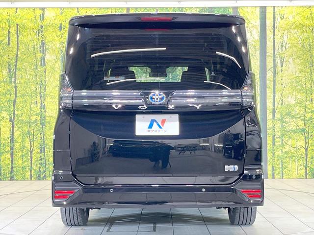 ヴォクシー ハイブリッドＳ－Ｚ　両側電動ドア　バックカメラ　衝突被害軽減システム　レーダークルーズ　禁煙車　ハーフレザーシート　コーナーセンサー　スマートキー　ＥＴＣ２．０　純正１７インチアルミ　オートハイビーム（16枚目）