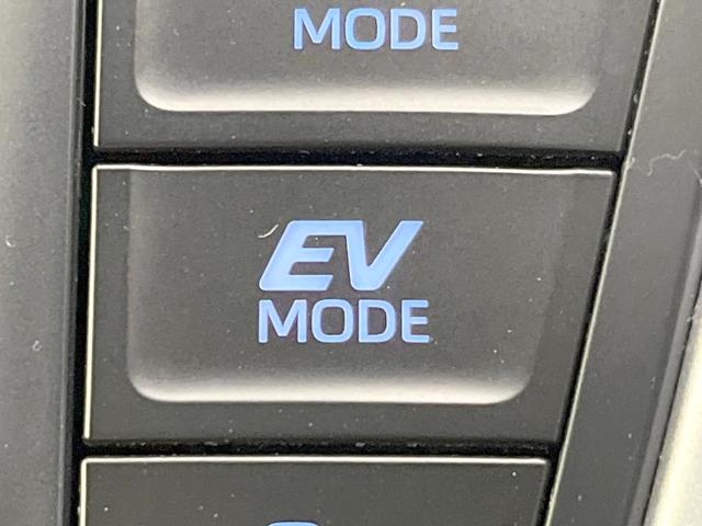 ヴォクシー ハイブリッドＳ－Ｚ　両側電動ドア　バックカメラ　衝突被害軽減システム　レーダークルーズ　禁煙車　ハーフレザーシート　コーナーセンサー　スマートキー　ＥＴＣ２．０　純正１７インチアルミ　オートハイビーム（56枚目）