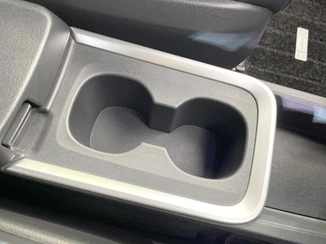 ヴォクシー ハイブリッドＳ－Ｚ　両側電動ドア　バックカメラ　衝突被害軽減システム　レーダークルーズ　禁煙車　ハーフレザーシート　コーナーセンサー　スマートキー　ＥＴＣ２．０　純正１７インチアルミ　オートハイビーム（59枚目）