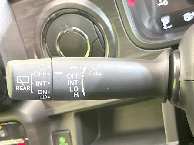 Ｎ－ＯＮＥ プレミアム　バックカメラ　衝突被害軽減システム　禁煙車　ハーフレザーシート　コーナーセンサー　スマートキー　ＬＥＤヘッド　ビルトインＥＴＣ　純正１４インチアルミ　オートハイビーム　車線逸脱警報　オートライト（32枚目）
