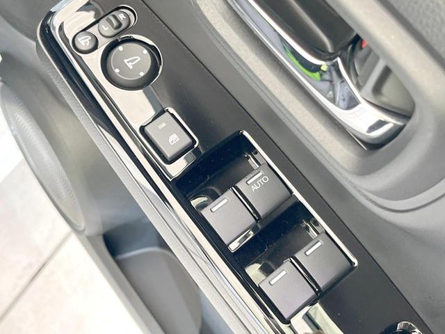 Ｎ－ＯＮＥ プレミアム　バックカメラ　衝突被害軽減システム　禁煙車　ハーフレザーシート　コーナーセンサー　スマートキー　ＬＥＤヘッド　ビルトインＥＴＣ　純正１４インチアルミ　オートハイビーム　車線逸脱警報　オートライト（45枚目）