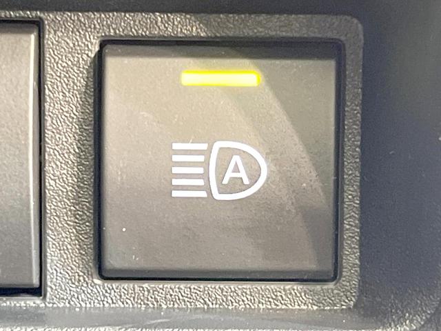 シエンタ ハイブリッドＺ　両側電動ドア　全周囲カメラ　衝突被害軽減システム　レーダークルーズ　禁煙車　コーナーセンサー　スマートキー　ＬＥＤヘッド　車線逸脱警報　オートライト　オートエアコン　Ｂｌｕｅｔｏｏｔｈ　フルセグ（45枚目）