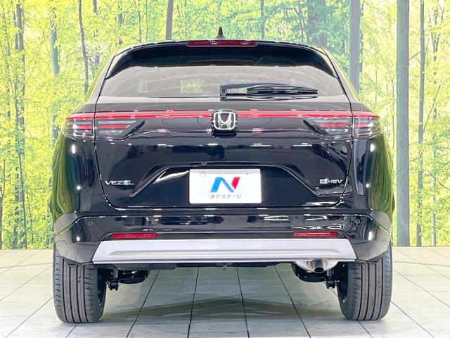 ヴェゼル ｅ：ＨＥＶ　Ｚ　登録済未使用車　全周囲カメラ　ホンダセンシング　電動リアゲート　ハーフレザーシート　コーナーセンサー　スマートキー　ＬＥＤヘッド　ＥＴＣ２．０　純正１８インチアルミ　オートハイビーム（15枚目）