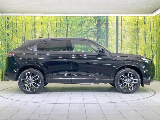 ヴェゼル ｅ：ＨＥＶ　Ｚ　登録済未使用車　全周囲カメラ　ホンダセンシング　電動リアゲート　ハーフレザーシート　コーナーセンサー　スマートキー　ＬＥＤヘッド　ＥＴＣ２．０　純正１８インチアルミ　オートハイビーム（22枚目）