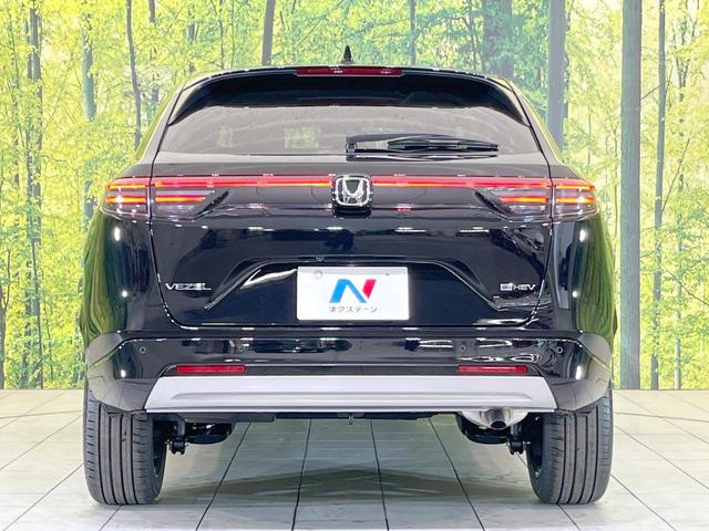 ヴェゼル ｅ：ＨＥＶ　Ｚ　登録済未使用車　全周囲カメラ　ホンダセンシング　電動リアゲート　ハーフレザーシート　コーナーセンサー　スマートキー　ＬＥＤヘッド　ＥＴＣ２．０　純正１８インチアルミ　オートハイビーム（26枚目）