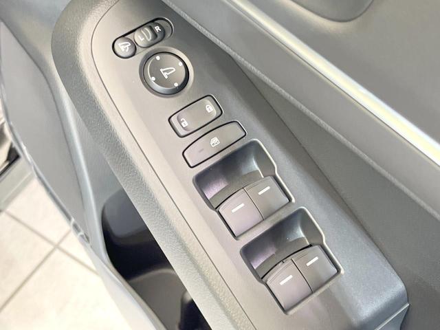 ヴェゼル ｅ：ＨＥＶ　Ｚ　登録済未使用車　全周囲カメラ　ホンダセンシング　電動リアゲート　ハーフレザーシート　コーナーセンサー　スマートキー　ＬＥＤヘッド　ＥＴＣ２．０　純正１８インチアルミ　オートハイビーム（44枚目）