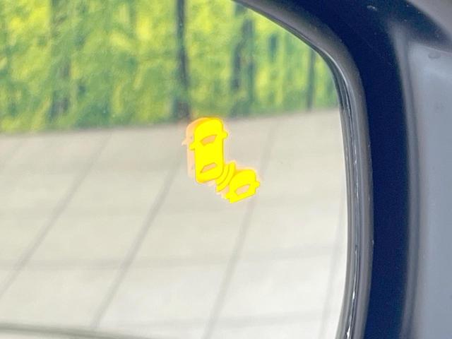 ヴェゼル ｅ：ＨＥＶ　Ｚ　登録済未使用車　全周囲カメラ　衝突被害軽減システム　電動リアゲート　ハーフレザーシート　スマートキー　ＬＥＤヘッド　ビルトインＥＴＣ　純正１８インチアルミ　オートハイビーム　車線逸脱警報（6枚目）