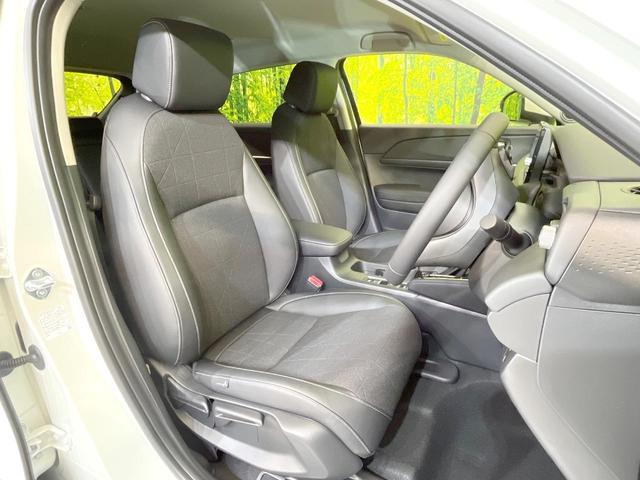 ヴェゼル ｅ：ＨＥＶ　Ｚ　登録済未使用車　全周囲カメラ　衝突被害軽減システム　電動リアゲート　ハーフレザーシート　スマートキー　ＬＥＤヘッド　ビルトインＥＴＣ　純正１８インチアルミ　オートハイビーム　車線逸脱警報（8枚目）