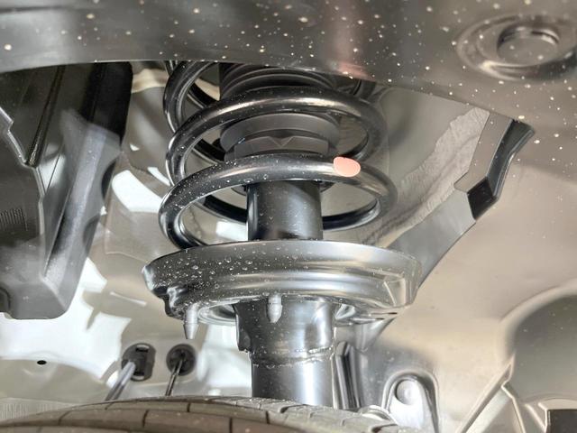 ヴェゼル ｅ：ＨＥＶ　Ｚ　登録済未使用車　全周囲カメラ　衝突被害軽減システム　電動リアゲート　ハーフレザーシート　スマートキー　ＬＥＤヘッド　ビルトインＥＴＣ　純正１８インチアルミ　オートハイビーム　車線逸脱警報（20枚目）