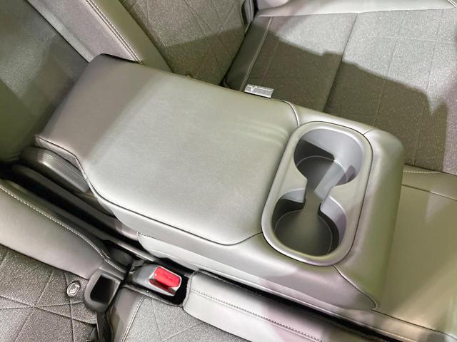 ヴェゼル ｅ：ＨＥＶ　Ｚ　登録済未使用車　全周囲カメラ　衝突被害軽減システム　電動リアゲート　ハーフレザーシート　スマートキー　ＬＥＤヘッド　ビルトインＥＴＣ　純正１８インチアルミ　オートハイビーム　車線逸脱警報（39枚目）