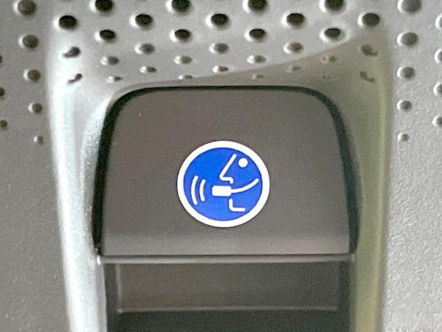 ヴェゼル ｅ：ＨＥＶ　Ｚ　登録済未使用車　全周囲カメラ　衝突被害軽減システム　電動リアゲート　ハーフレザーシート　スマートキー　ＬＥＤヘッド　ビルトインＥＴＣ　純正１８インチアルミ　オートハイビーム　車線逸脱警報（44枚目）