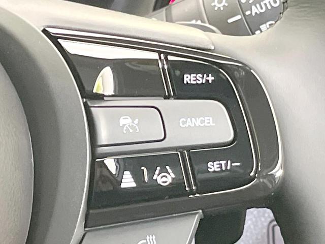 ヴェゼル ｅ：ＨＥＶ　Ｚ　登録済未使用車　全周囲カメラ　衝突被害軽減システム　電動リアゲート　ハーフレザーシート　スマートキー　ＬＥＤヘッド　ビルトインＥＴＣ　純正１８インチアルミ　オートハイビーム　車線逸脱警報（61枚目）