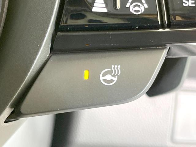 ヴェゼル ｅ：ＨＥＶ　Ｚ　登録済未使用車　全周囲カメラ　衝突被害軽減システム　電動リアゲート　ハーフレザーシート　スマートキー　ＬＥＤヘッド　ビルトインＥＴＣ　純正１８インチアルミ　オートハイビーム　車線逸脱警報（62枚目）