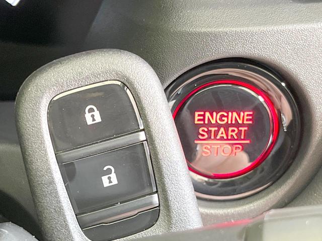 ヴェゼル Ｇ　４ＷＤ　登録済未使用車　寒冷地仕様　ホンダセンシング　コーナーセンサー　スマートキー　ＬＥＤヘッド　純正１６インチアルミ　オートハイビーム　車線逸脱警報　オートライト　オートエアコン（7枚目）