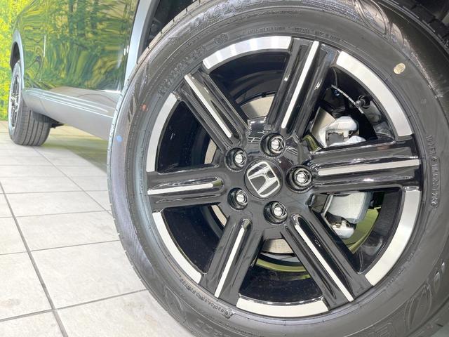 ヴェゼル Ｇ　４ＷＤ　登録済未使用車　寒冷地仕様　ホンダセンシング　コーナーセンサー　スマートキー　ＬＥＤヘッド　純正１６インチアルミ　オートハイビーム　車線逸脱警報　オートライト　オートエアコン（12枚目）